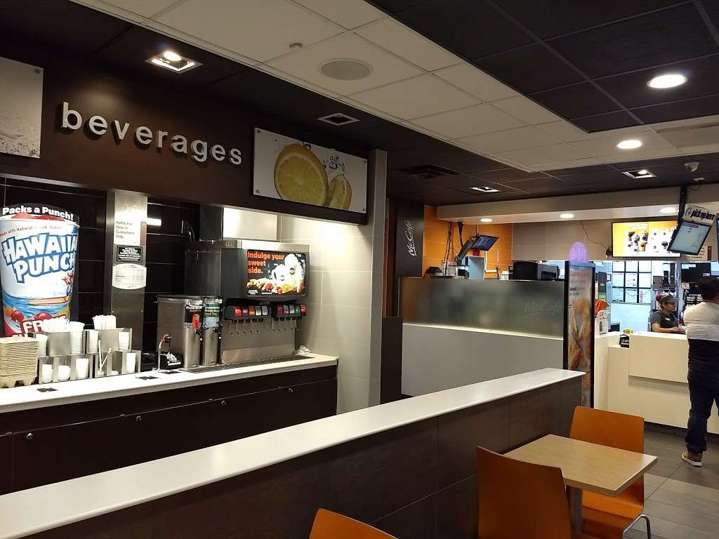 McDonalds | 121 W Glebe Rd, Alexandria, VA 22305, USA | Phone: (703) 549-4429