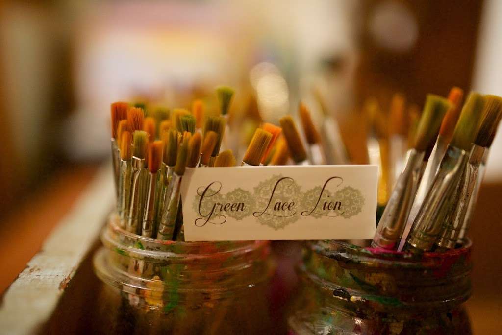 The Green Lace Lion | 42 S Main St, Allentown, NJ 08501, USA | Phone: (609) 575-4787