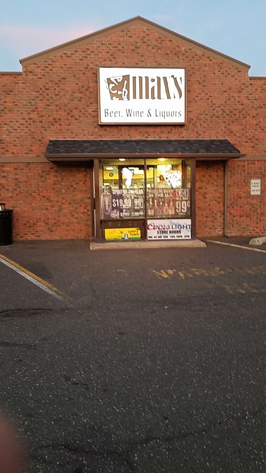 Maxs Beer, Wine & Liquor | 611 Park Ave, Freehold, NJ 07728, USA | Phone: (732) 462-8100