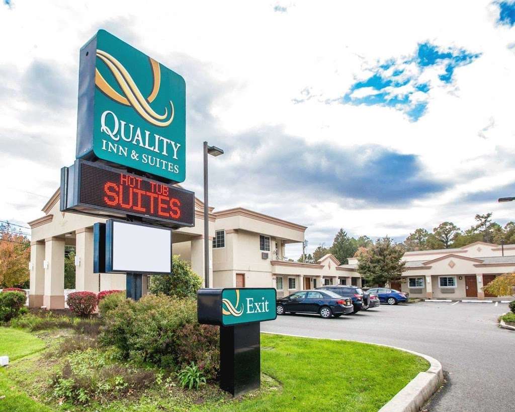 Quality Inn & Suites Atlantic City Marina District | 328 E White Horse Pike, Absecon, NJ 08205, USA | Phone: (609) 652-3300