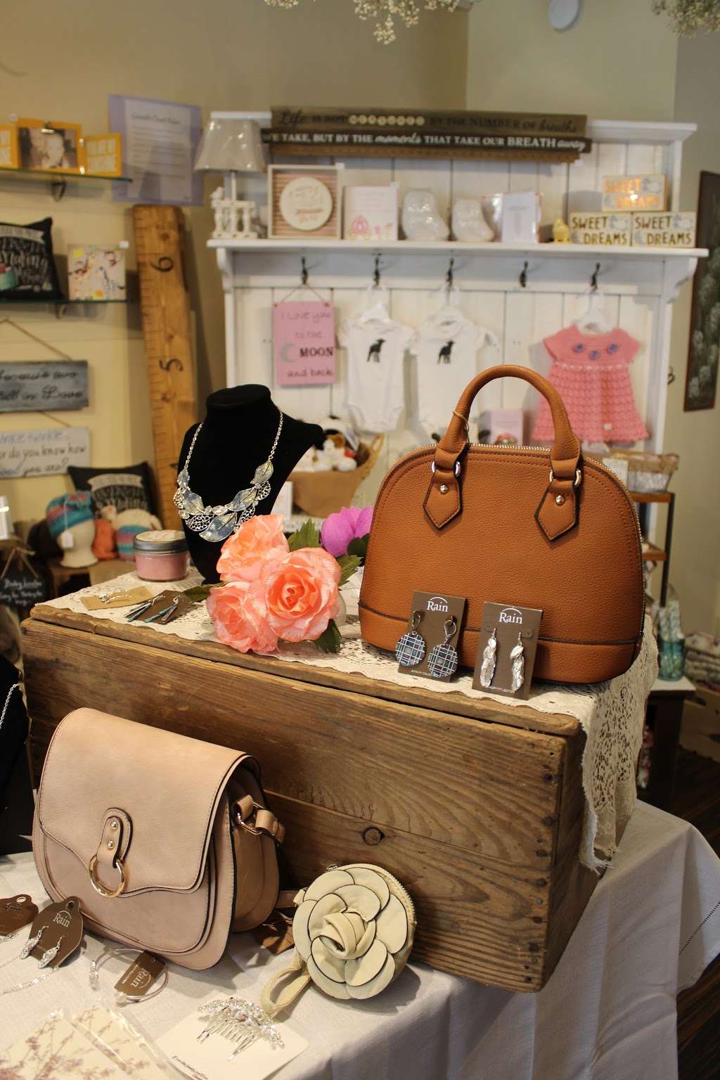 Pebbles & Lace Boutique | 11 E Main St, Strasburg, PA 17579 | Phone: (717) 572-3050