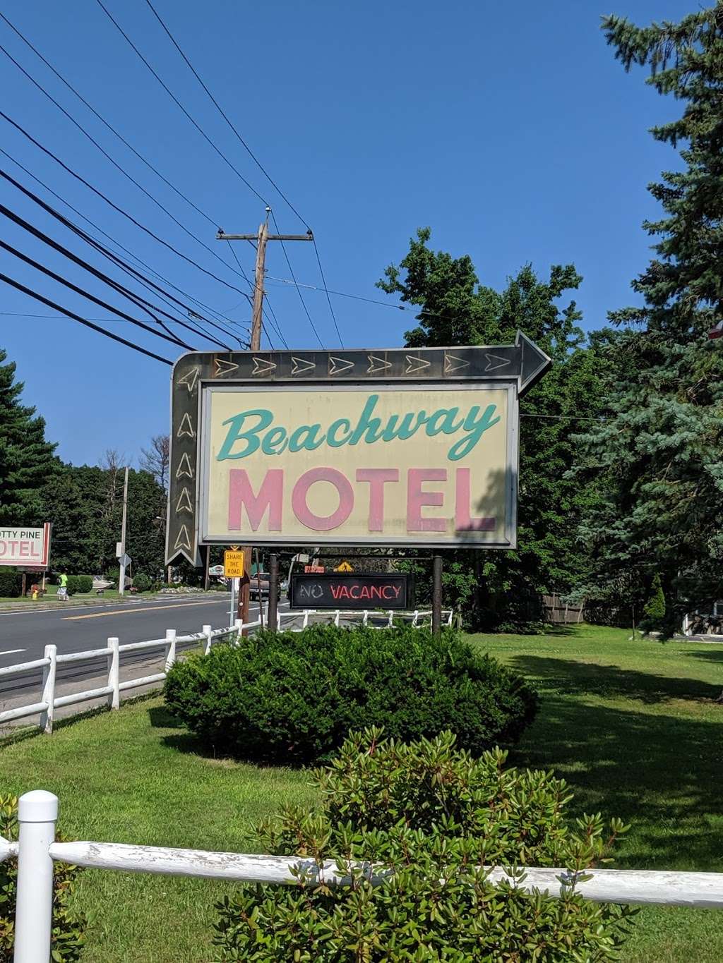 Beachway Motel | 82 Beach Rd, Salisbury, MA 01952, USA | Phone: (978) 465-0336