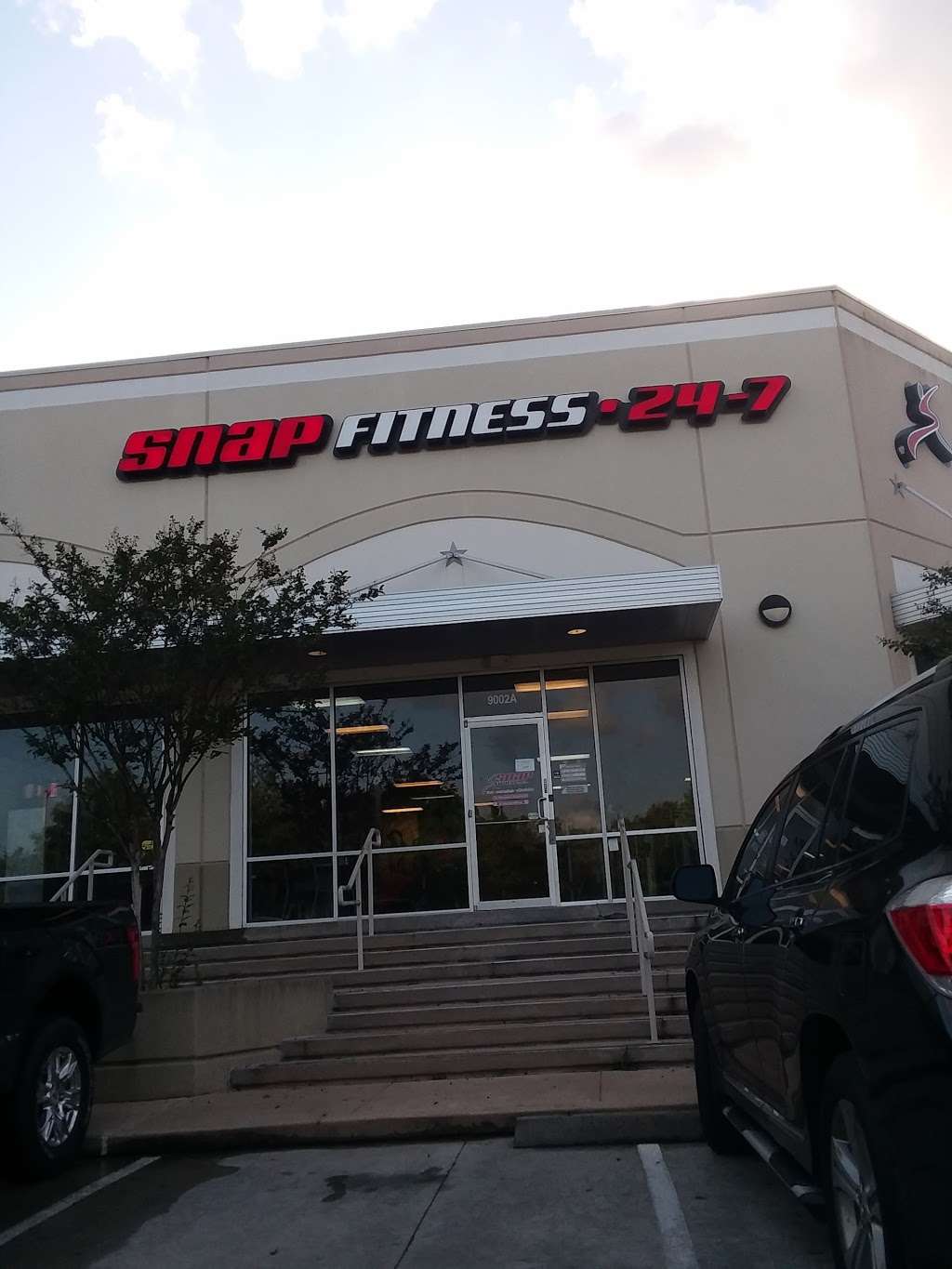 Snap Fitness | 9002 Chimney Rock Rd suite a, Houston, TX 77096, USA | Phone: (713) 721-7627