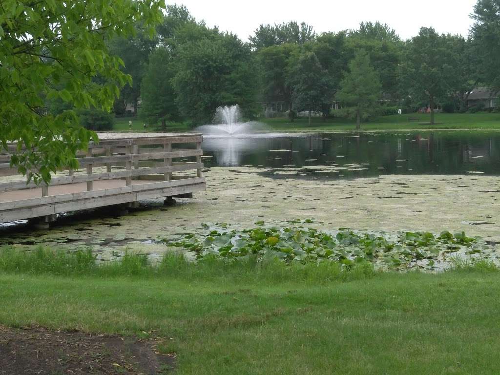 Lake Foxcroft Park | 2S540 Lambert Road, Glen Ellyn, IL 60137, USA | Phone: (630) 858-2462