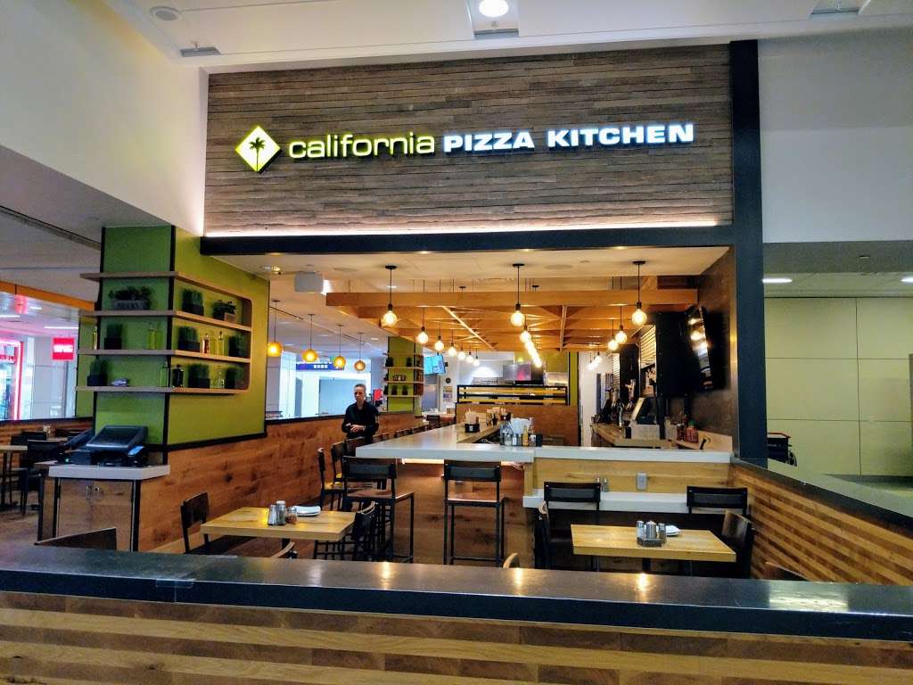 California Pizza Kitchen at Dallas Fort Worth Airport | 2400 Aviation Drive, DFW Airport, Fort Worth Airport, Dallas, TX 75261, USA | Phone: (972) 426-5208