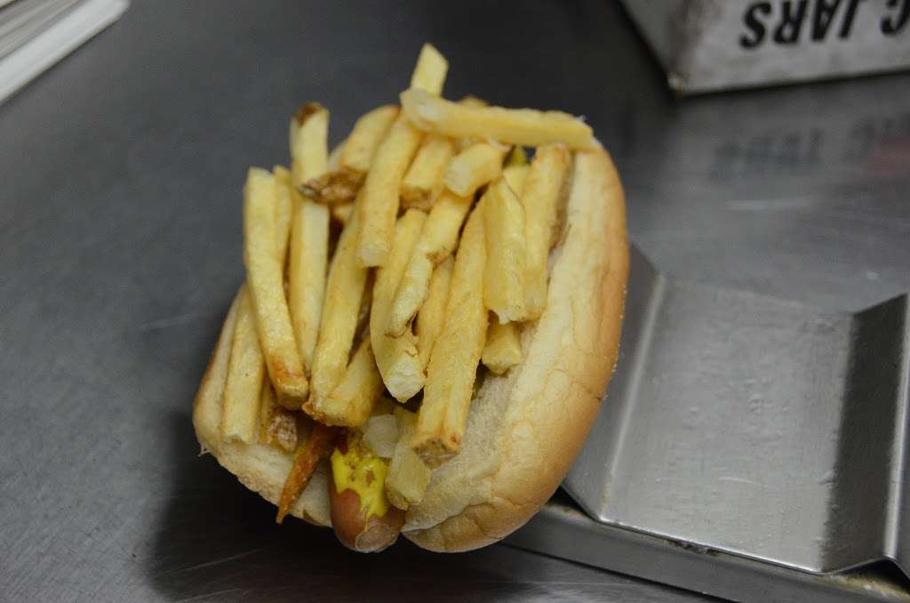 Nanas Hotdogs Of Elmhurst | 582 W Lake St, Elmhurst, IL 60126, USA | Phone: (630) 359-3507