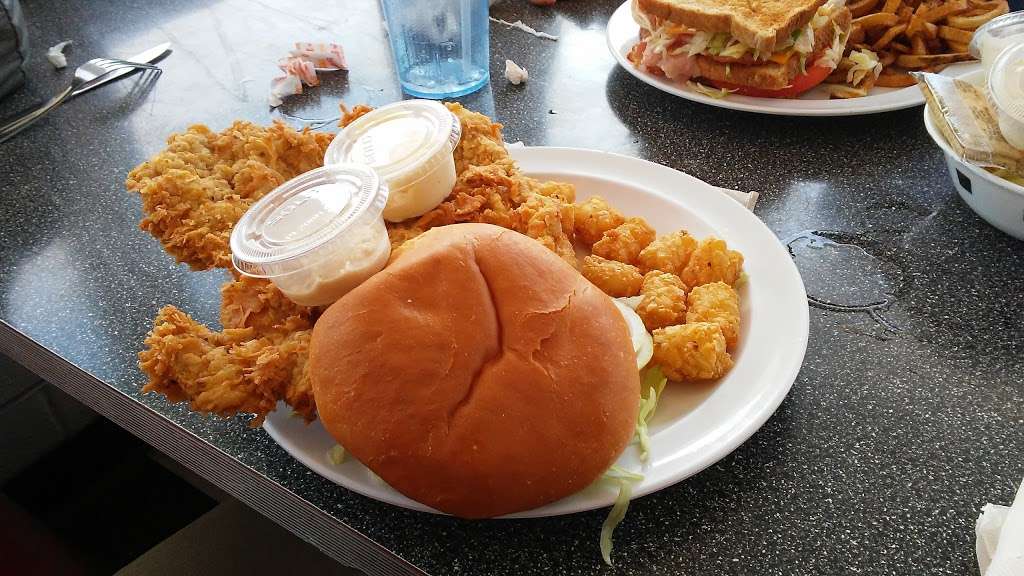 58 Diner | 300 E 10th St, Holden, MO 64040, USA | Phone: (816) 732-4019