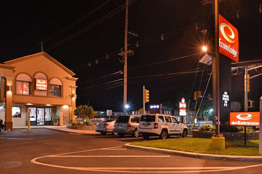 Econo Lodge Bellmawr New Jersey | 301 S Black Horse Pike, Bellmawr, NJ 08031, USA | Phone: (856) 931-2800