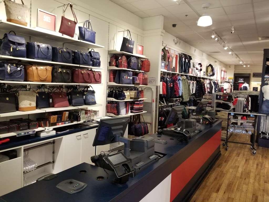 Tommy Hilfiger | 221 Outlet Center Dr d044, Queenstown, MD 21658 | Phone: (410) 827-4535