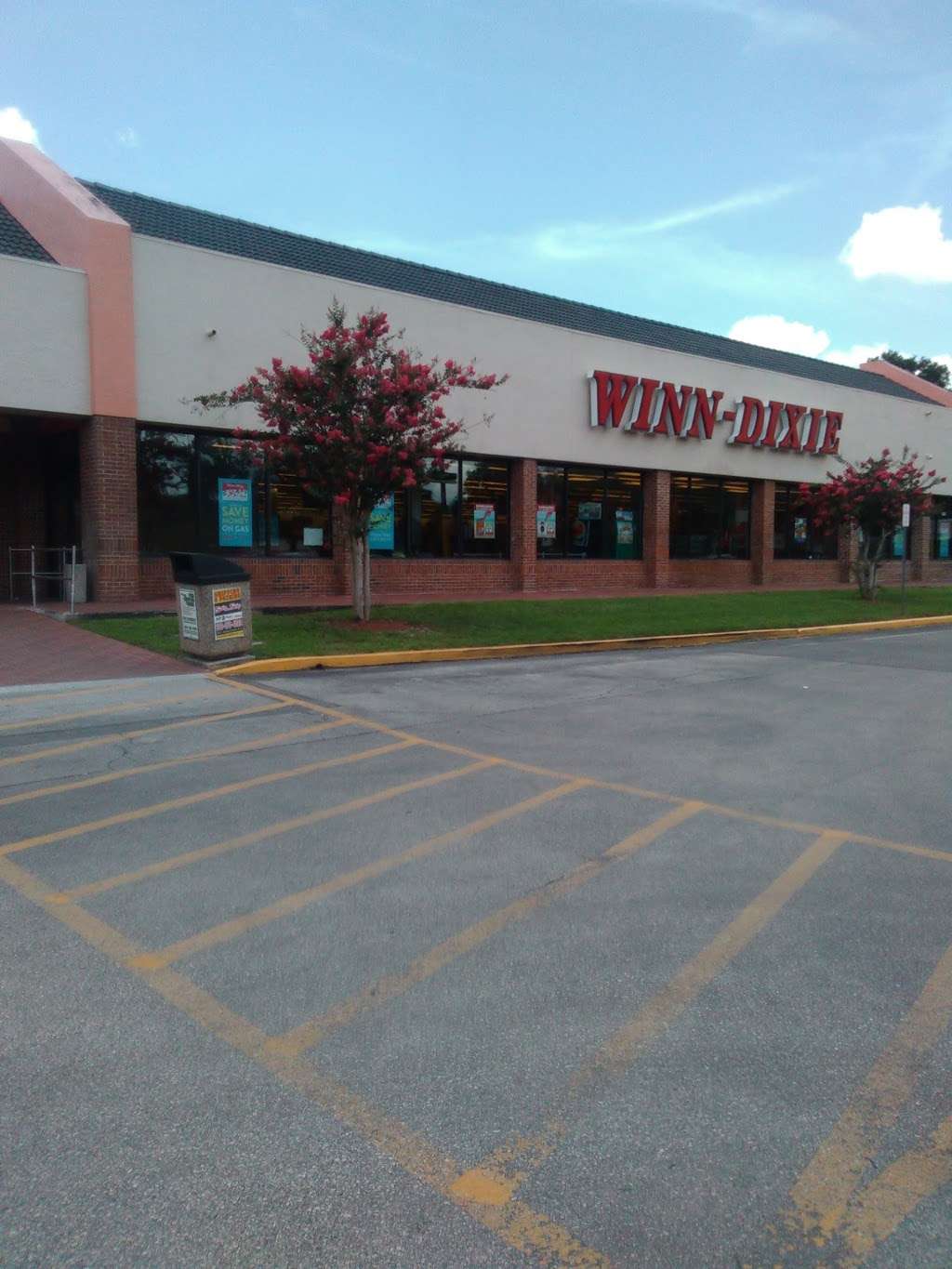 Brandywine Village Shopping | 3100 N Woodland Blvd, DeLand, FL 32720