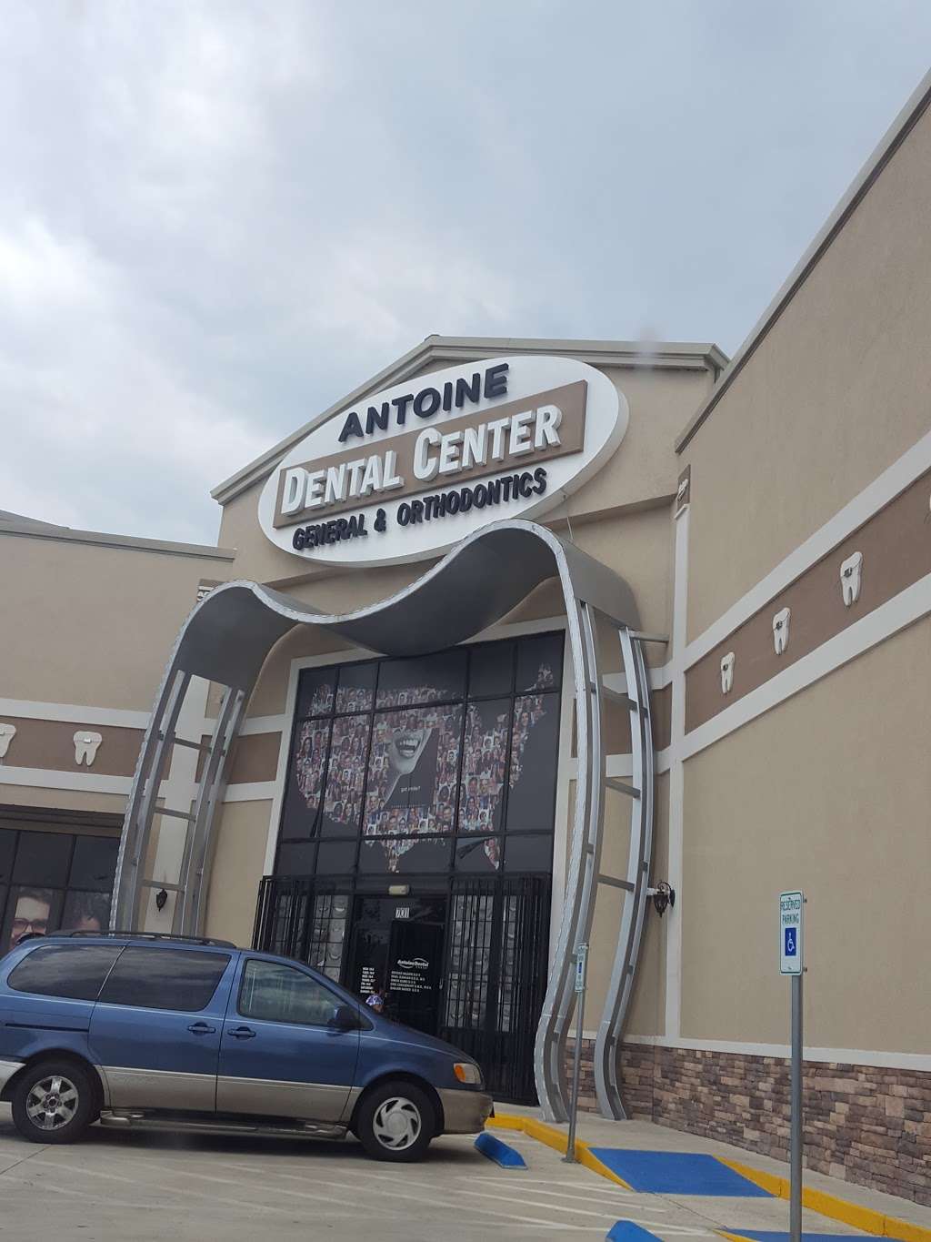 Antoine Dental Center | 701 E Burress St, Houston, TX 77022 | Phone: (713) 691-8880