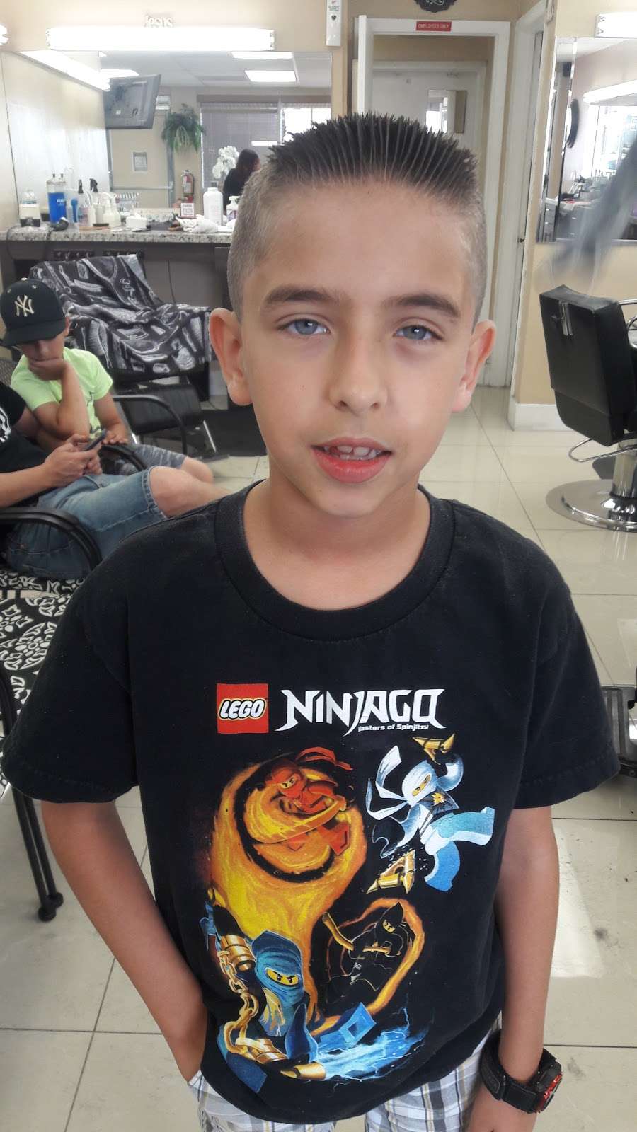 Eduardos Barberia-Peluqueria | 5943 W 16th Ave, Hialeah, FL 33012, USA | Phone: (305) 826-3489