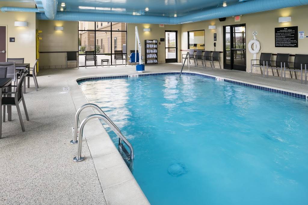 Hampton Inn & Suites Toledo-Perrysburg | 9753 Clark Dr, Rossford, OH 43460 | Phone: (419) 662-8800