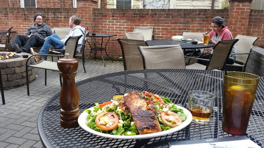 The Olde Towne Tavern | 889 Oak St, Columbus, OH 43205, USA | Phone: (614) 252-2955