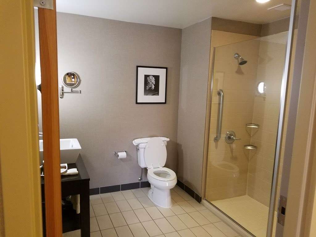 Indianapolis Airport Suites | 6014 Gateway Dr, Plainfield, IN 46168 | Phone: (317) 279-2394