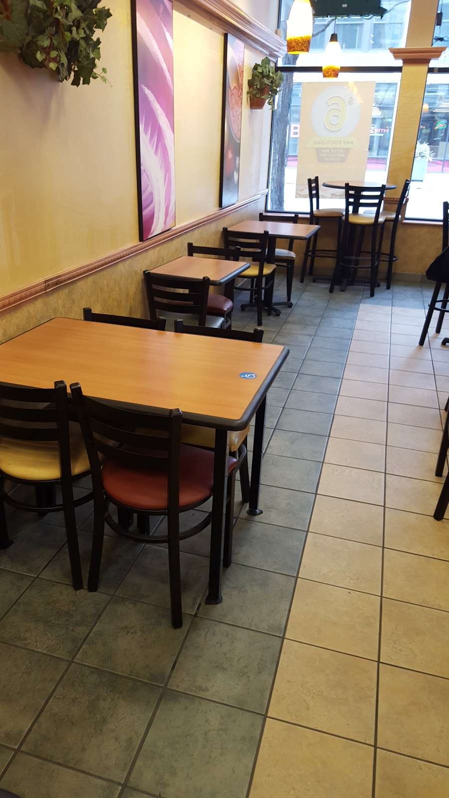 Subway Restaurants | 319 S Jefferson St, Chicago, IL 60661 | Phone: (312) 461-0377