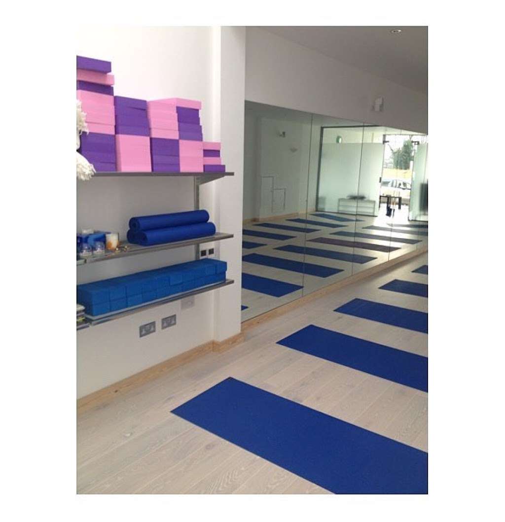 Studio Yoga | Chaseville Parade, Chaseville Park Rd, London N21 1PG, UK | Phone: 020 8360 7879