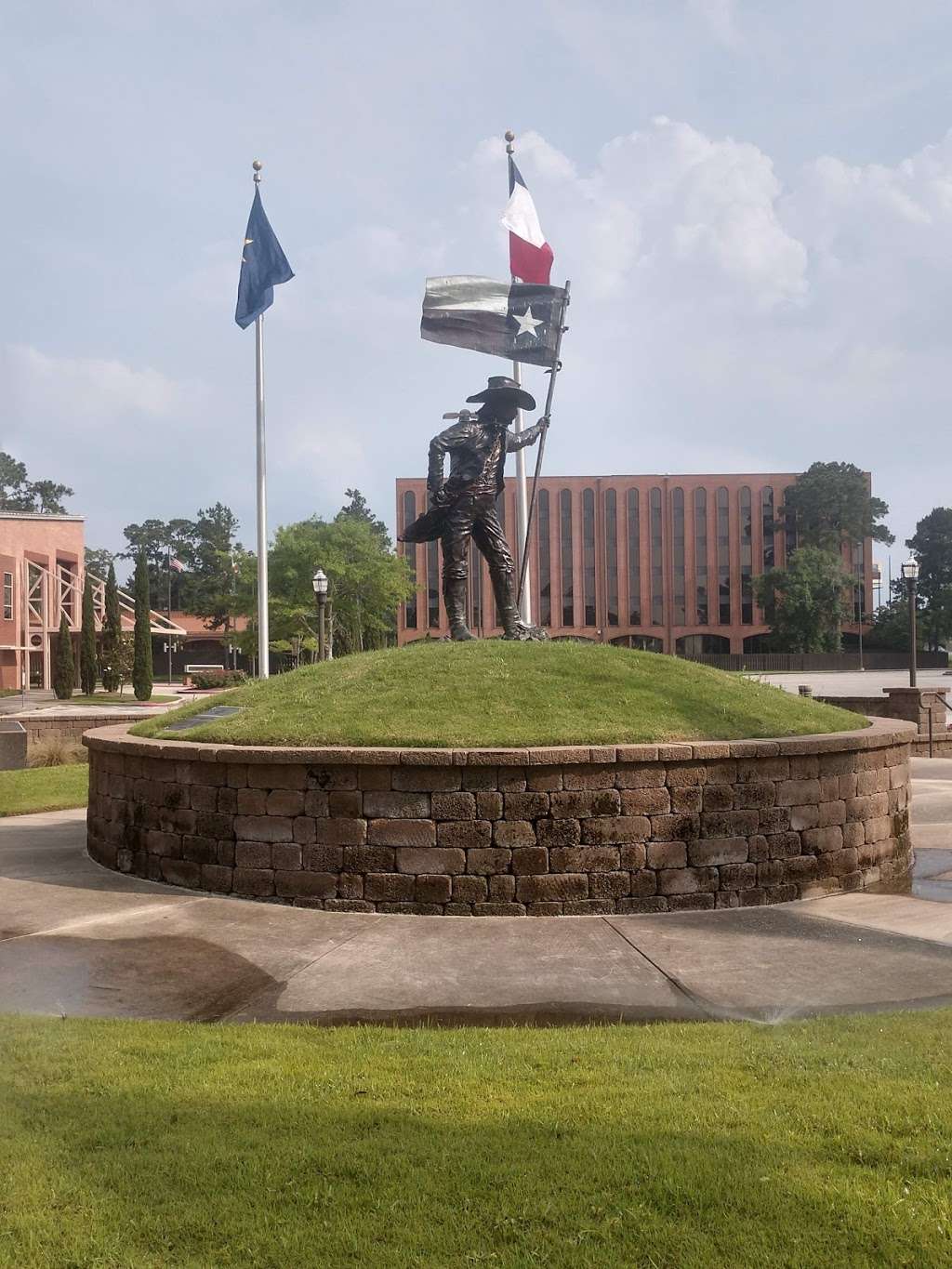 The Lone Star Monument & Historical Flag Park | Interstate 45 N, Conroe, TX 77301, USA | Phone: (936) 522-3842