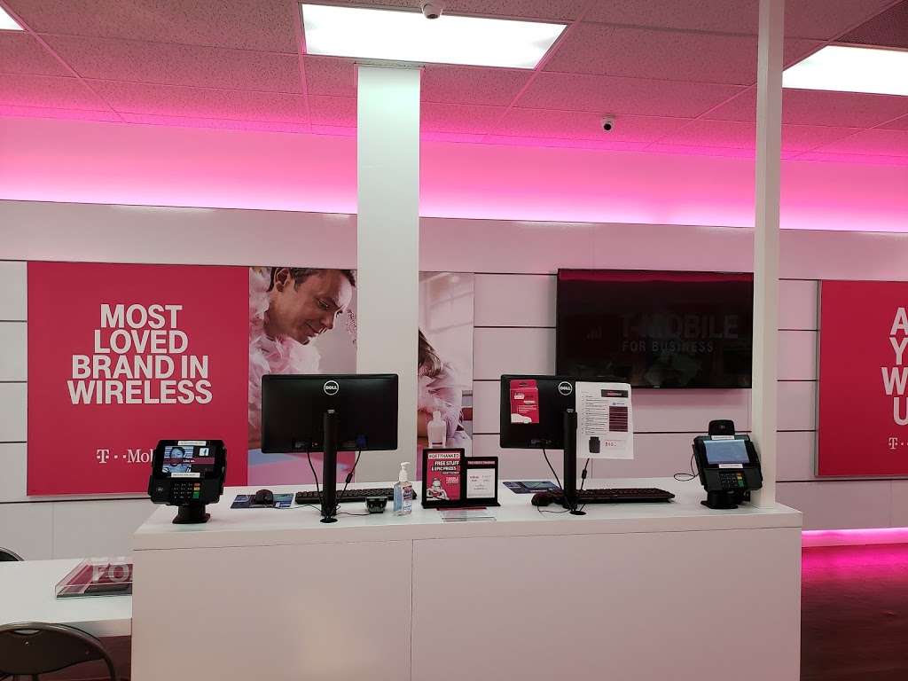 T-Mobile | 1321 Riverside Pkwy Ste D3, Belcamp, MD 21017, USA | Phone: (667) 229-5143