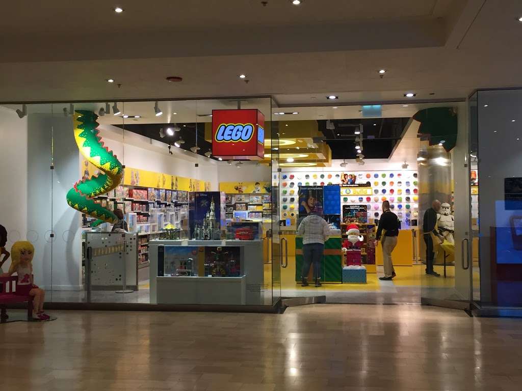 The LEGO Store | 835 N Michigan Ave #3000, Chicago, IL 60611, USA | Phone: (312) 202-0946