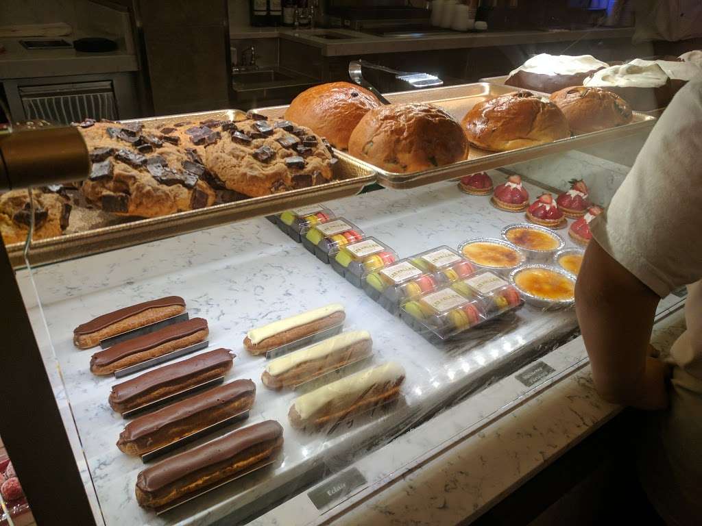 Les Halles Boulangerie-Patisserie | 1510 North Avenue of the Stars, Orlando, FL 32830, USA | Phone: (407) 939-3463