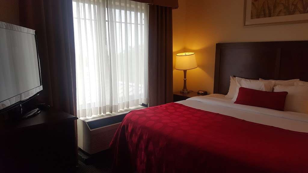 Ramada by Wyndham Denver International Airport | 6210 Tower Rd, Denver, CO 80249, USA | Phone: (303) 785-7011