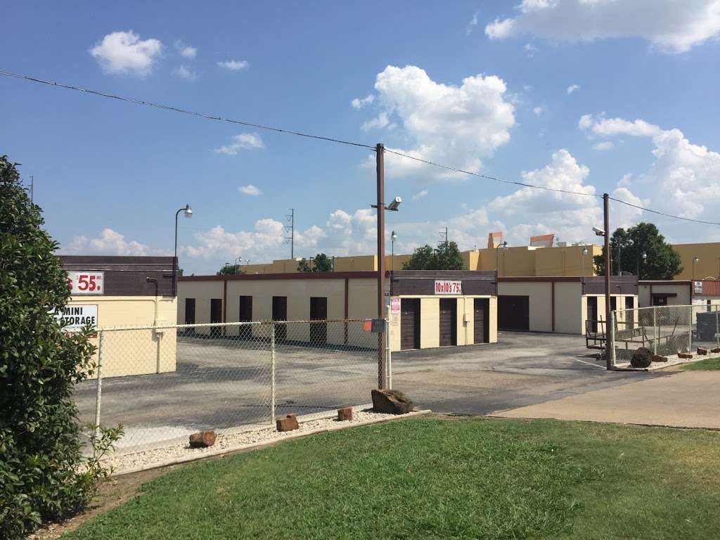 A Mini Self Storage | 3926 S Shiloh Rd, Garland, TX 75041 | Phone: (972) 271-5330