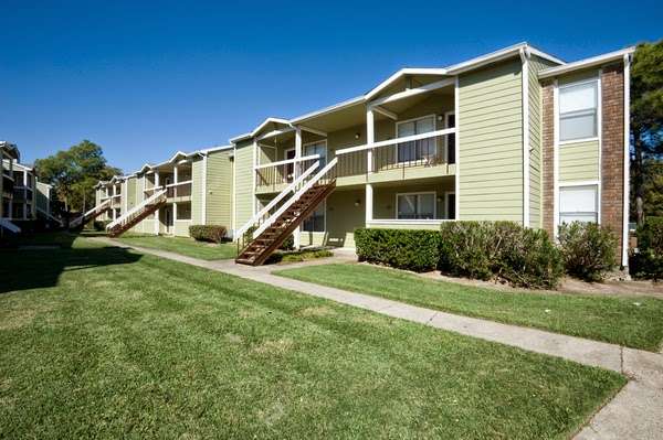 Bar Harbor Apartments | 2601 North Repsdorph Rd, Seabrook, TX 77586, USA | Phone: (281) 947-3303