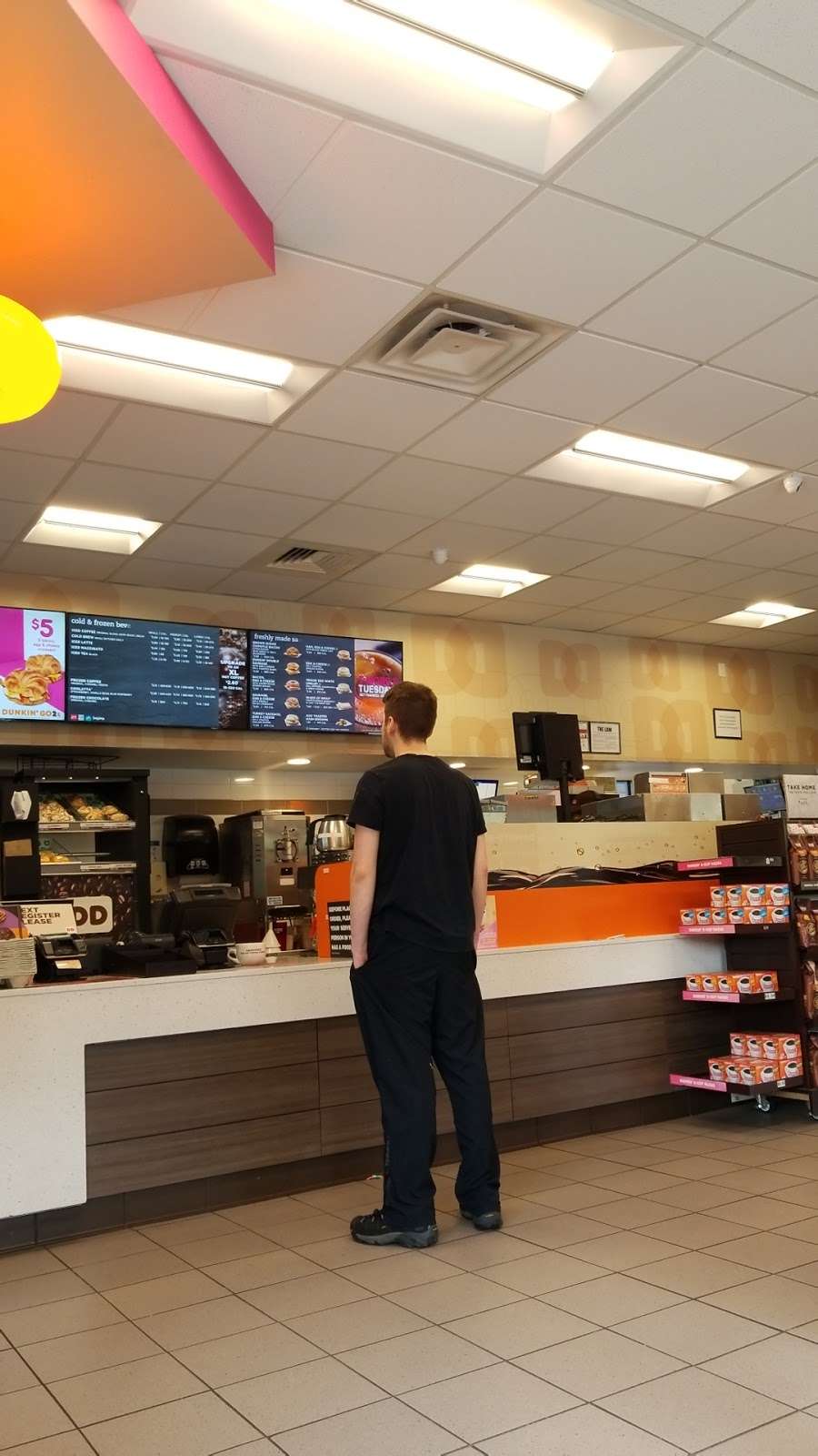 Dunkin Donuts | 2480 Dupont Pkwy, Middletown, DE 19709 | Phone: (302) 376-9246