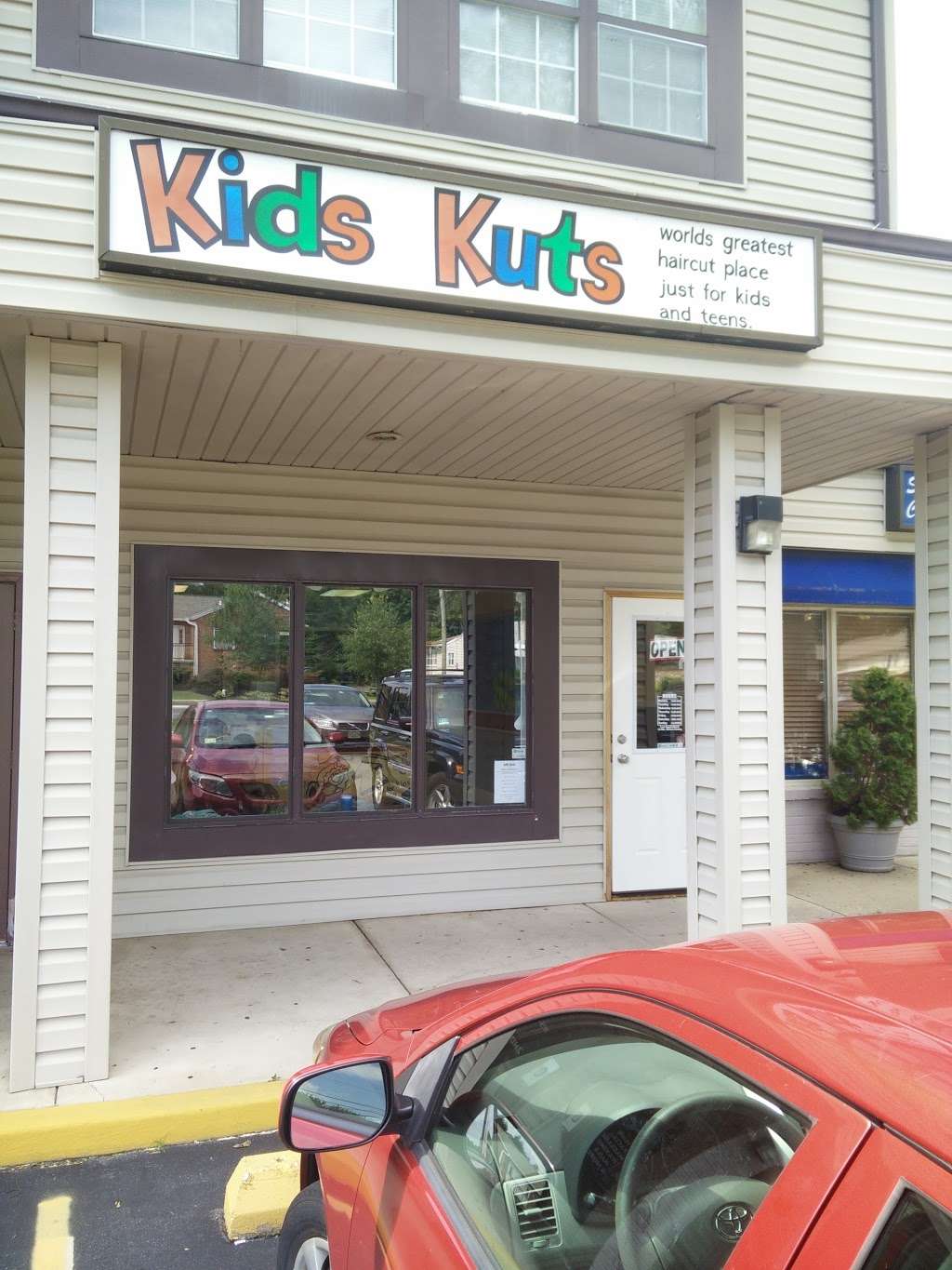 Kids Kuts of Voorhees | Echo Shoppes, 300 White Horse Rd, Voorhees Township, NJ 08043, USA | Phone: (856) 770-9292