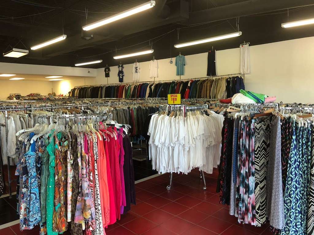 Unique Thrift Store | 2350 E 52nd St, Indianapolis, IN 46205, USA | Phone: (317) 252-4916