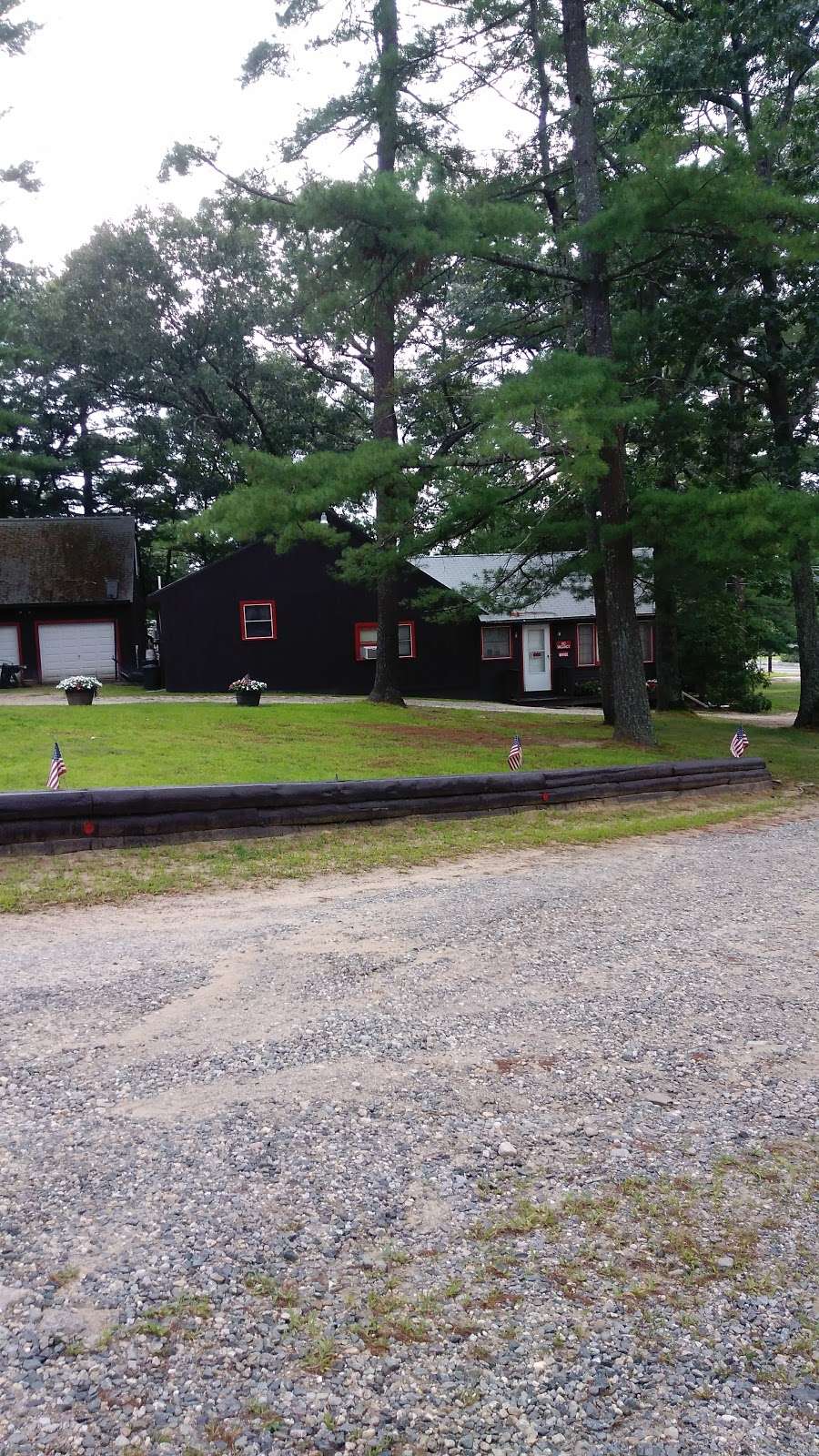 Beach Road Grove Cabins | 104 Beach Rd, Salisbury, MA 01952, USA | Phone: (978) 465-5813