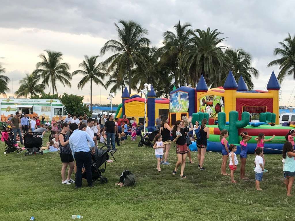 Food Trucks Fridays at Tamiami Park | 11201 SW 24th St, Miami, FL 33175, USA | Phone: (786) 287-6688