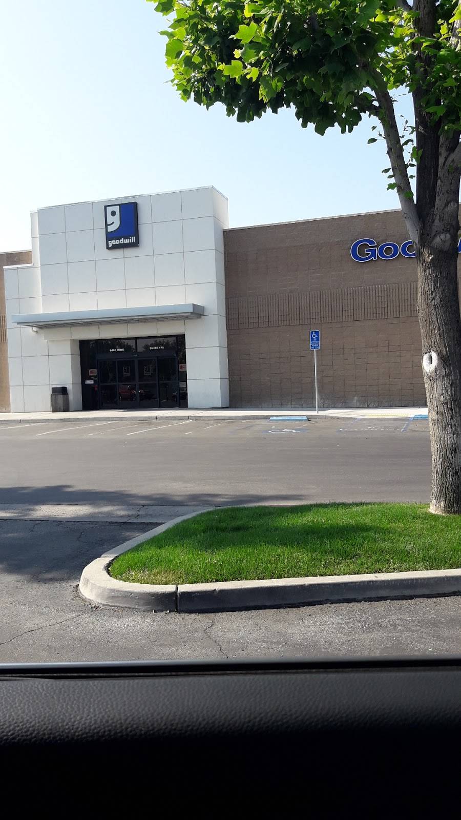 Goodwill | 6465 Ming Ave #175, Bakersfield, CA 93309 | Phone: (661) 396-9660