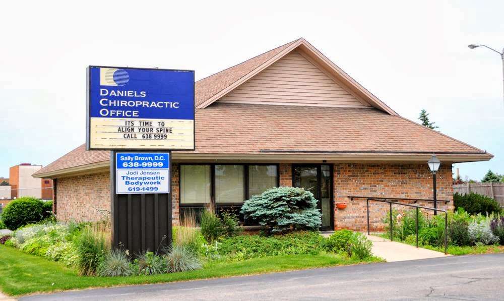 Daniels Chiropractic Office | 2609 Rapids Dr, Racine, WI 53404, USA | Phone: (262) 638-9999