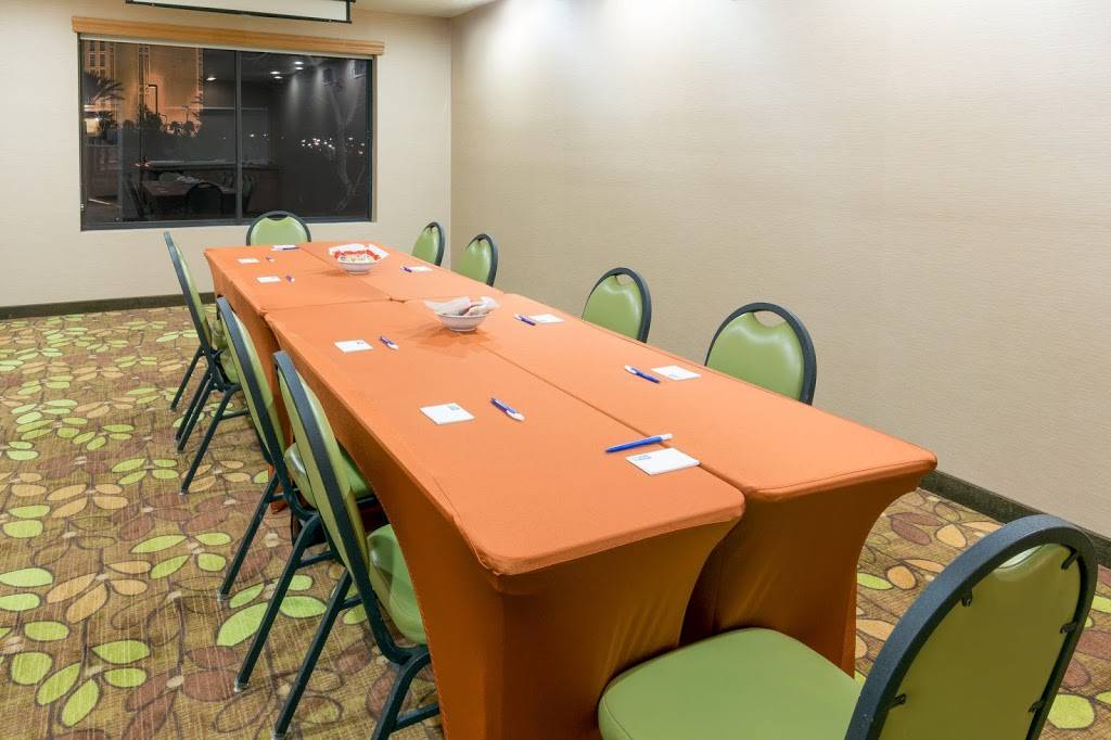 Holiday Inn Express & Suites Henderson | 441 Astaire Dr, Henderson, NV 89014, USA | Phone: (702) 990-2323