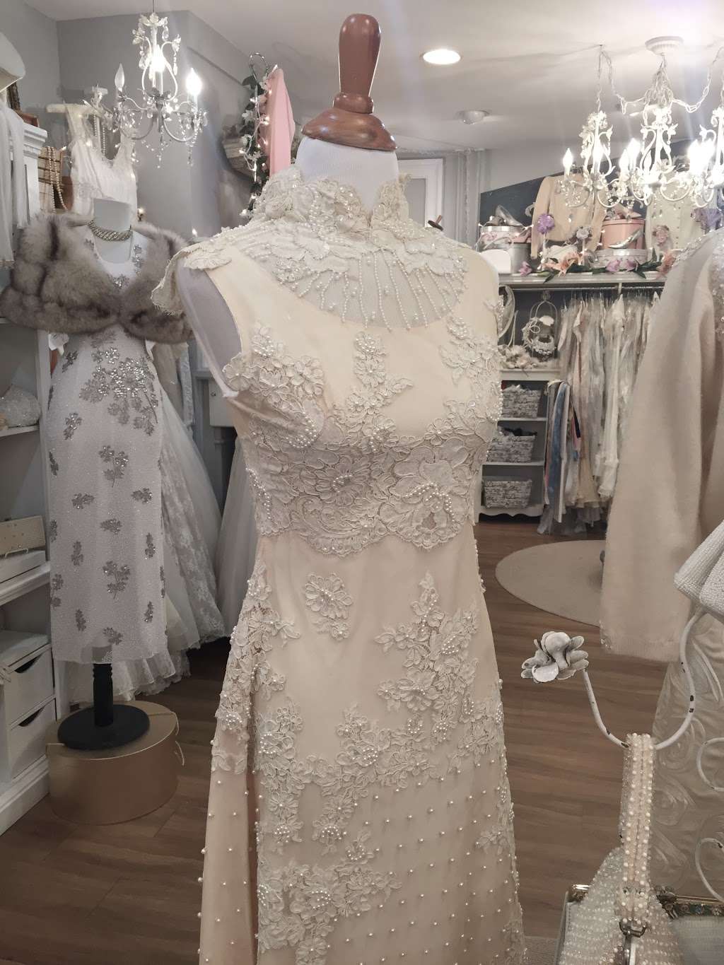 Mill Crest Vintage Bridal Boutique | 5 Taunton Ln, Newtown, CT 06470, USA