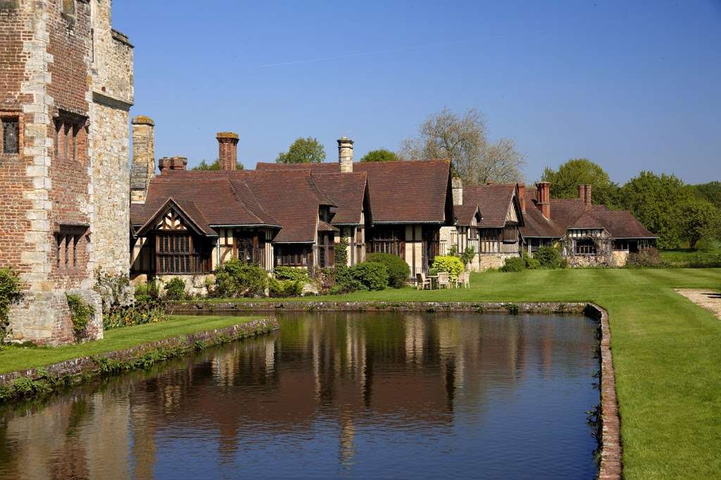 Hever Castle Luxury Bed & Breakfast | Hever Castle, Hever TN8 7NG, UK | Phone: 01732 861800