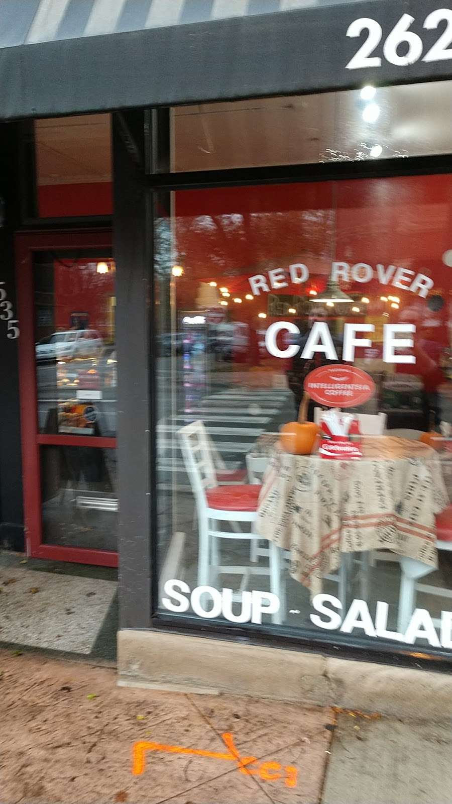 Red Rover Cafe | 1535 W Devon Ave, Chicago, IL 60660, USA | Phone: (773) 262-0414