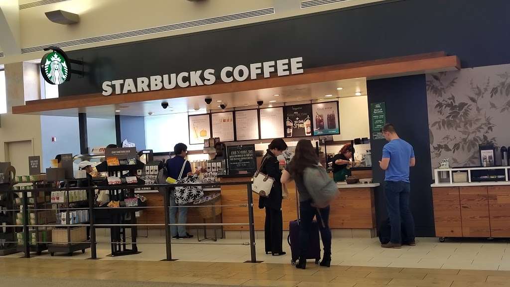 Starbucks | 18601 Airport Way #135, Santa Ana, CA 92707 | Phone: (949) 252-6125