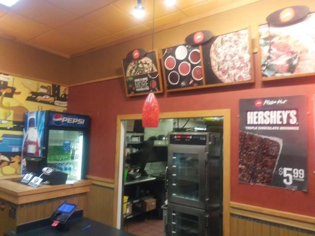 Pizza Hut | 105 D, Wadsworth Blvd, Lakewood, CO 80226, USA | Phone: (303) 274-1600