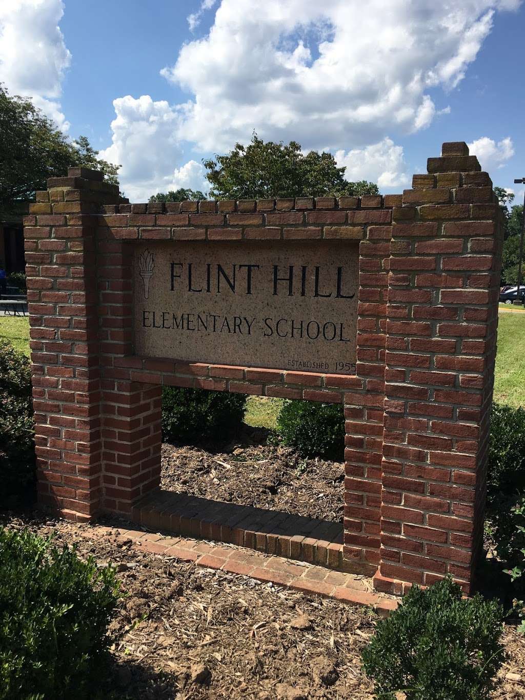 Flint Hill Elementary School | 2444 Flint Hill Rd, Vienna, VA 22181, USA | Phone: (703) 242-6100