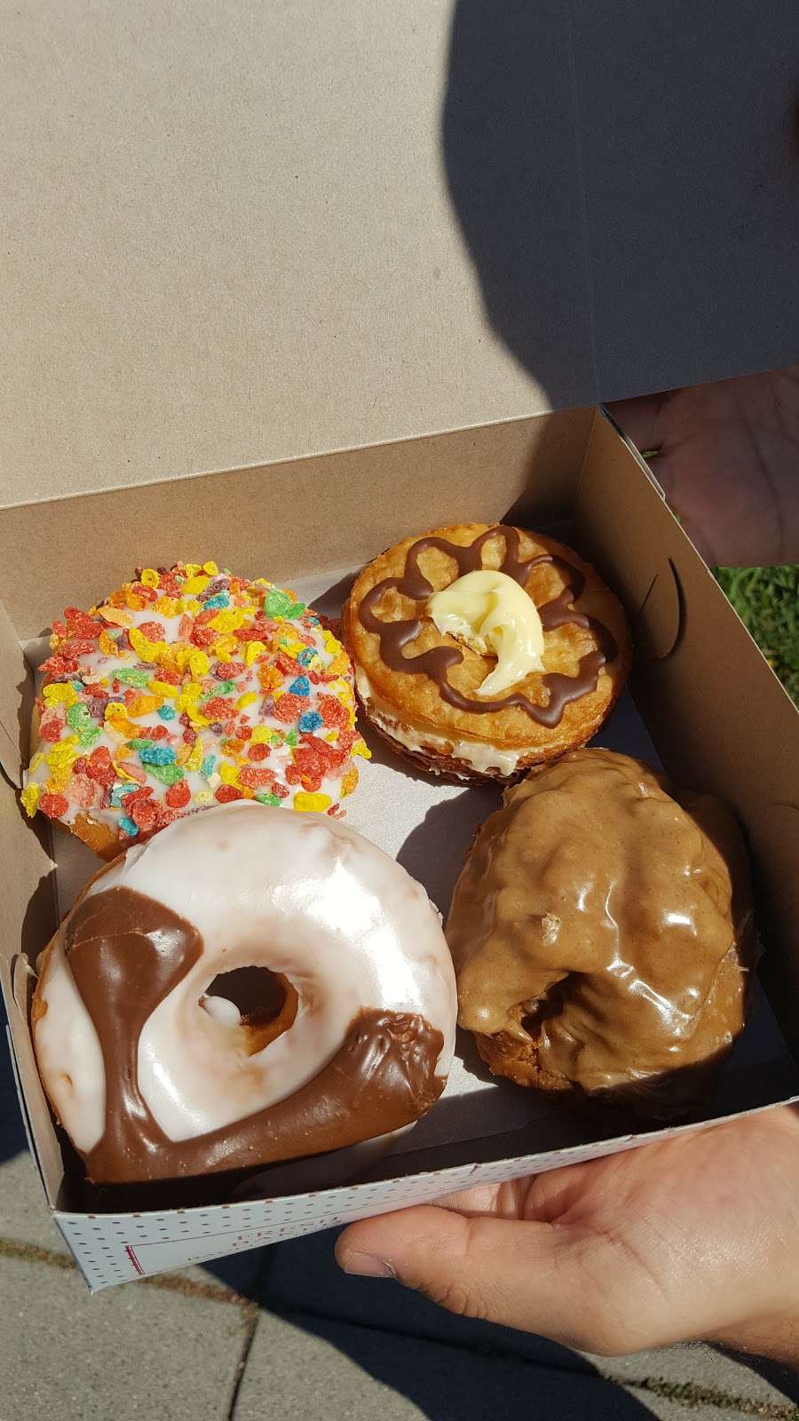 Blinkies Donut Emporium | 4884 Topanga Canyon Blvd, Woodland Hills, CA 91364, USA | Phone: (818) 884-4456