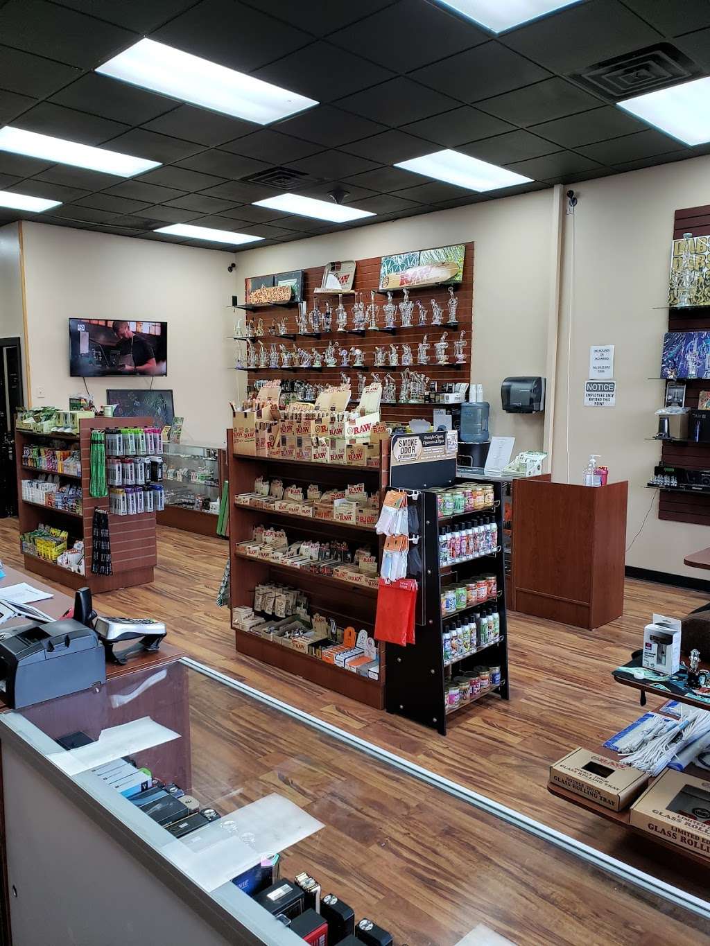 MI VAPE CO. SHOREWOOD | 959 Brook Forest Ave, Shorewood, IL 60404, USA | Phone: (779) 234-6305