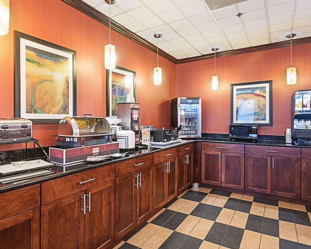 Comfort Inn Ballston | 1211 N Glebe Rd, Arlington, VA 22201 | Phone: (571) 397-3955