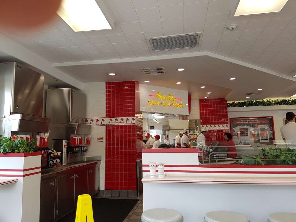 In-N-Out Burger | 7009 Sunset Blvd, Los Angeles, CA 90028, USA | Phone: (800) 786-1000