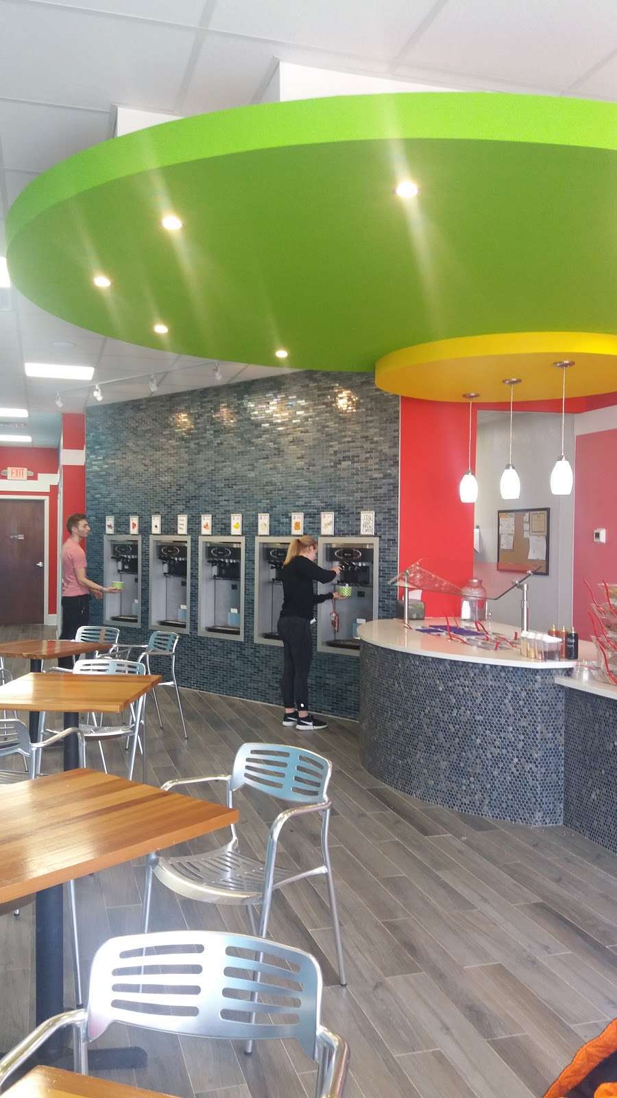 Everest Frozen Yogurt & Bubble Tea | 2417 Sycamore Dr, Morris, IL 60450 | Phone: (815) 513-3386