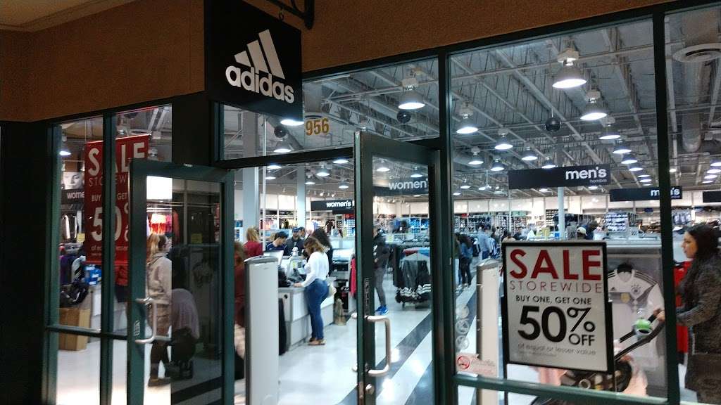 adidas Outlet | 950 Camarillo Center Dr Suite 956, Camarillo, CA 93010 | Phone: (805) 482-3475