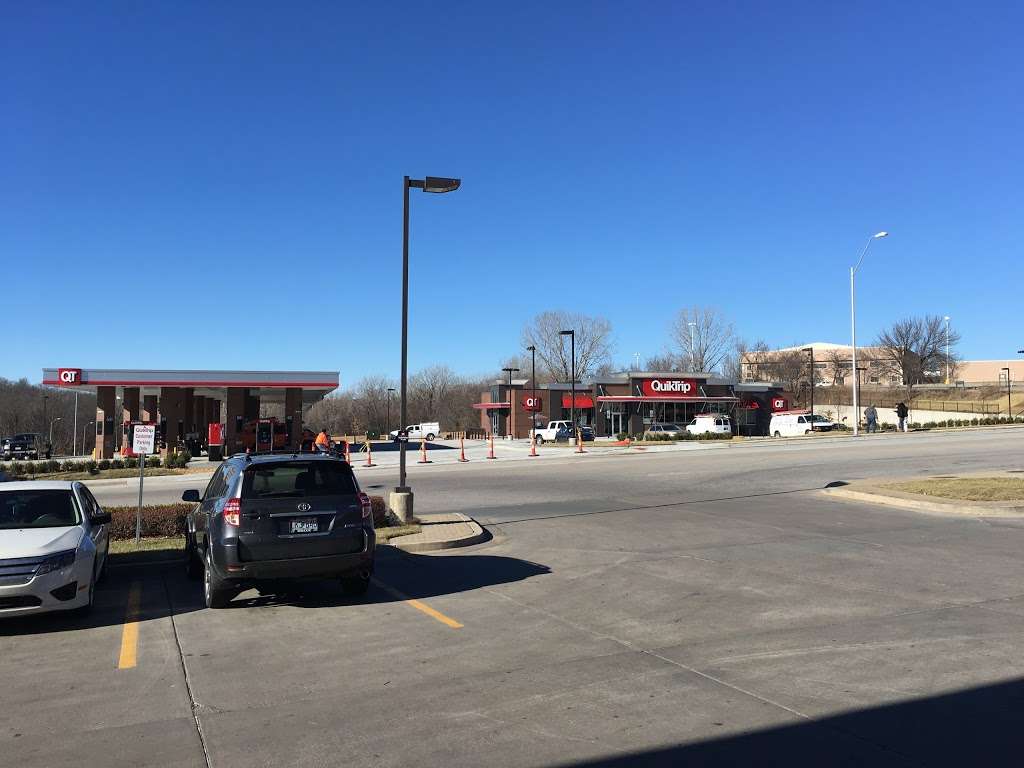 QuikTrip | 7100 NE Parvin Rd, Kansas City, MO 64117 | Phone: (816) 454-6363