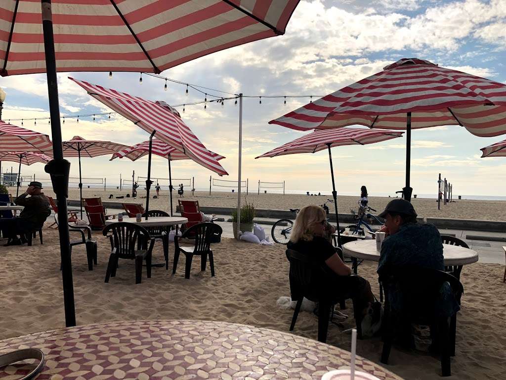 Perrys Café and Beach Rentals - Santa Monica 2400 | 2400 Ocean Front Walk, Santa Monica, CA 90405, USA | Phone: (310) 584-9306